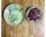 Hình bước làm 2 của món Salad Trộn Bò Trứng