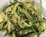 Foto del paso 3 de la receta: Ensalada de spaghetti de calabacín