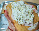 Foto del paso 5 de la receta: Tosta de harina de garbanzo con pavo y queso cottage