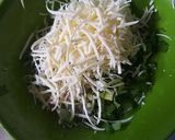 Foto langkah ke 2 dari resep Omelet Telur Keju.
