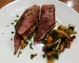 Foto del paso 6 de la receta: Rollitos de mortadella con zanahoria, pimiento y cebolla