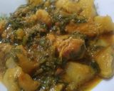 A picture of step 5 of Shaljum Palak chicken.