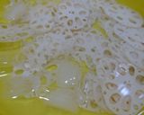 Hình bước làm 1 của món Gỏi củ sen trộn tôm