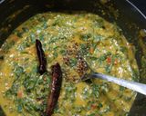 A picture of step 4 of Lasooni palak.