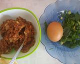 Foto langkah ke 3 dari resep Martabak telur isi kornet.