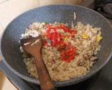Foto langkah ke 7 dari resep Nasi goreng teri sawi putih.
