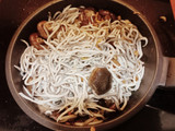 Gulas, setas y huevo poché
