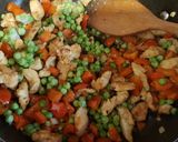 صورة لخطوة 4 من وصفة رز مع الخضار والدجاج