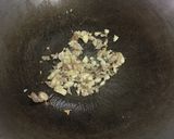 รูปขั้นตอนการทำที่ 1 ของ “ผัดพริกหอมใหญ่เครื่องในไก่”