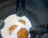 A picture of step 2 of Chikoo shake.