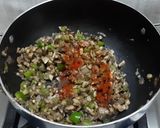 A picture of step 4 of Pepper mushroom mini bread pizza.