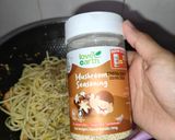 Gambar langkah 2 resipi Pasta Aglio Olio.