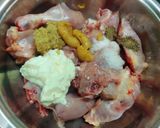 A picture of step 1 of Shahi Mughlai Chicken Maharani.