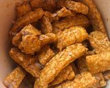 Gambar langkah 3 resipi Tempe goreng bawang putih.