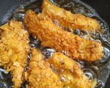 Foto langkah ke 3 dari resep Doritos Chicken Fingers.