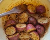 Foto del paso 2 de la receta: Muslos con papas al horno