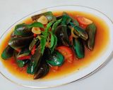 Foto langkah ke 5 dari resep Asam Manis Kerang Ijo.