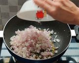 A picture of step 5 of Muttor paneer with laccha paratha.