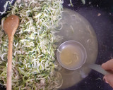 Foto del paso 4 de la receta: Espaguetis de calabacín con atún