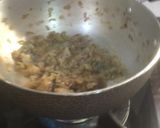A picture of step 3 of Dry Mushroom Mater Masala.