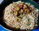 A picture of step 6 of Street-Style Bengali Chicken Chowmein.