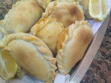 Empanadas de carne cortada a cuchillo