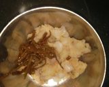 A picture of step 2 of Aloo+achaar mix paratha.