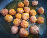 Foto del paso 9 de la receta: Albóndigas de pollo caseras con salsa de almendras