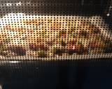 Foto del paso 6 de la receta Pizza con base de brócoli y nueces con verduras y salmón ahumado
