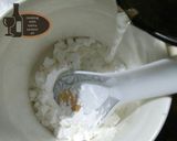 A picture of step 5 of Desi chicken corn soup.