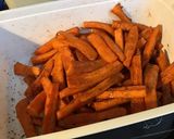 Une image de l'étape 5 de Frites de carottes aux épices.