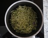A picture of step 2 of Bruschettone crema di zucchine con calamari e olive.