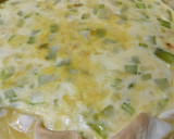 Foto del paso 5 de la receta: Quiche de puerros, calabacín y pollo