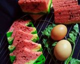 Foto langkah ke 6 dari resep Bolu Kukus Semangka Tanpa Mixer.
