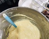 A picture of step 4 of Vanilla Sponge Cake.