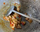 รูปขั้นตอนการทำที่ 1 ของ หมูผัดพริกเกลือ