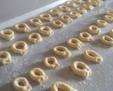 Foto del passaggio 3 della ricetta Ciambelle