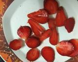 Fresh Strawberries Cold Sandwich