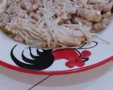 รูปขั้นตอนการทำที่ 6 ของ หมูบดผัดเห็ดน้ำมันหอย