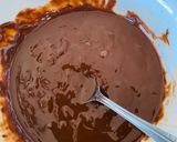 A picture of step 3 of Dates and almond chocolate bars.