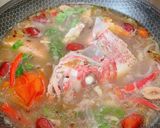 Gambar langkah 4 resipi 👩🍳Sup Ikan Merah Kurma Merah.