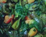 A picture of step 5 of Jawar roti, buttermilk aur bengan palak.