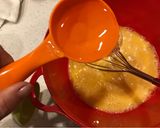 Foto del paso 1 de la receta Soufflés de huevos y queso 🥚 🧀