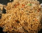 Foto langkah ke 9 dari resep Mie Goreng pedas manis.
