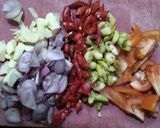 Foto langkah ke 2 dari resep Oseng Jamur Tiram.