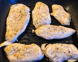Roston sült bazsalikomos mozzarellás csirkemell recept fázis 3 fotója