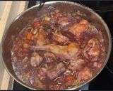 Foto del paso 4 de la receta: Conejo guisado al vino tinto