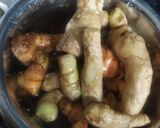 A picture of step 1 of Galangal pickle.