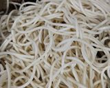 A picture of step 1 of Chicken Pan Fried Noddles.
