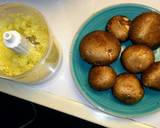 Spaghetti Alfredo w Baby Bellas w sauteed garlic & onions